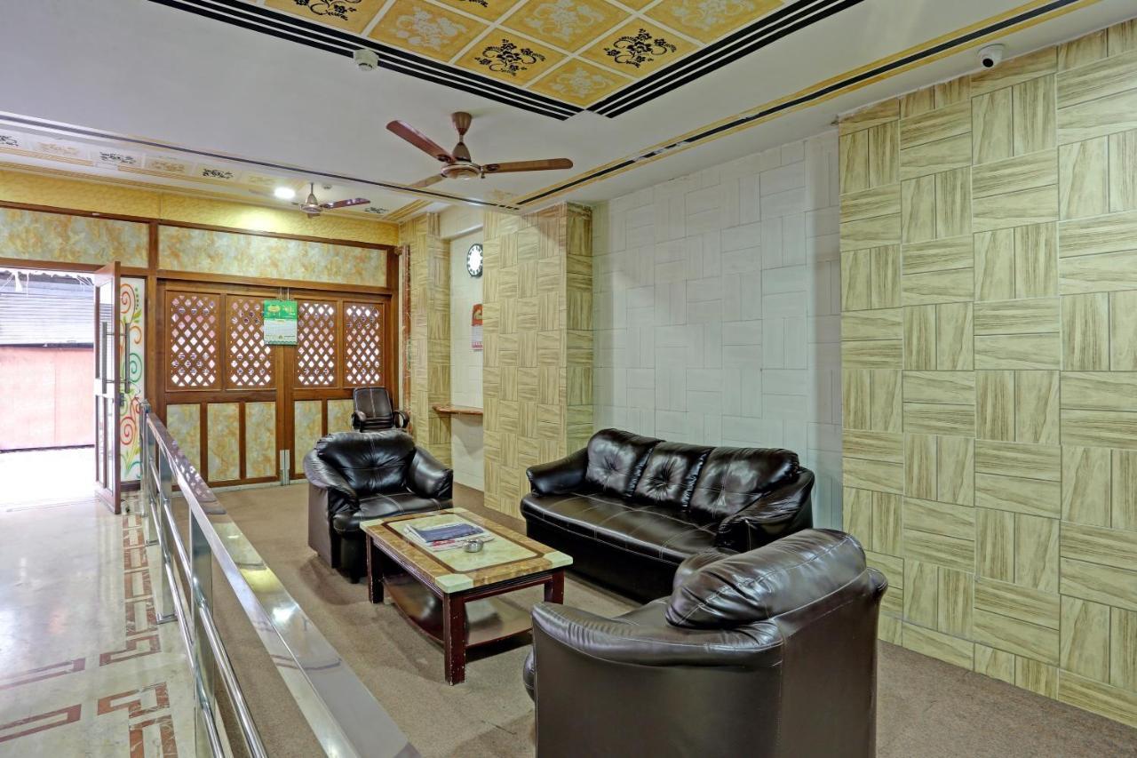 Capital O 79386 Hotel Emirates 孟买 外观 照片