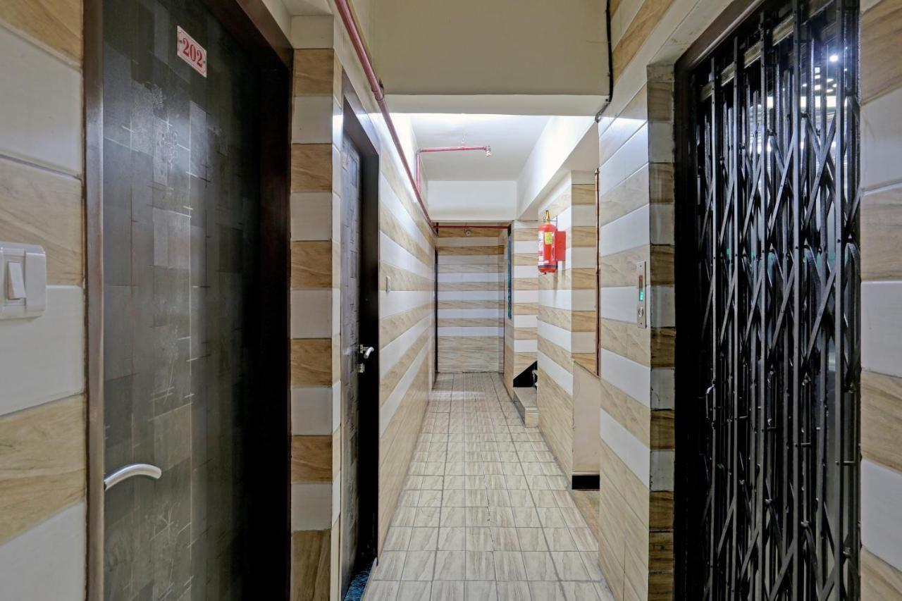 Capital O 79386 Hotel Emirates 孟买 外观 照片