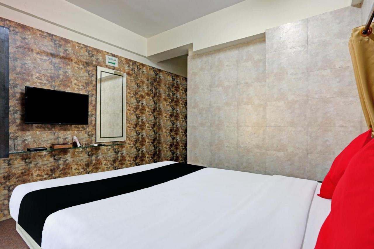 Capital O 79386 Hotel Emirates 孟买 外观 照片